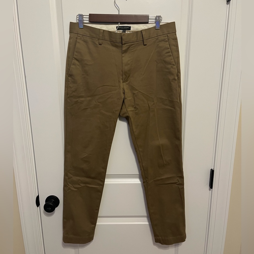 Slim Fit Banana Republic Khaki Chino